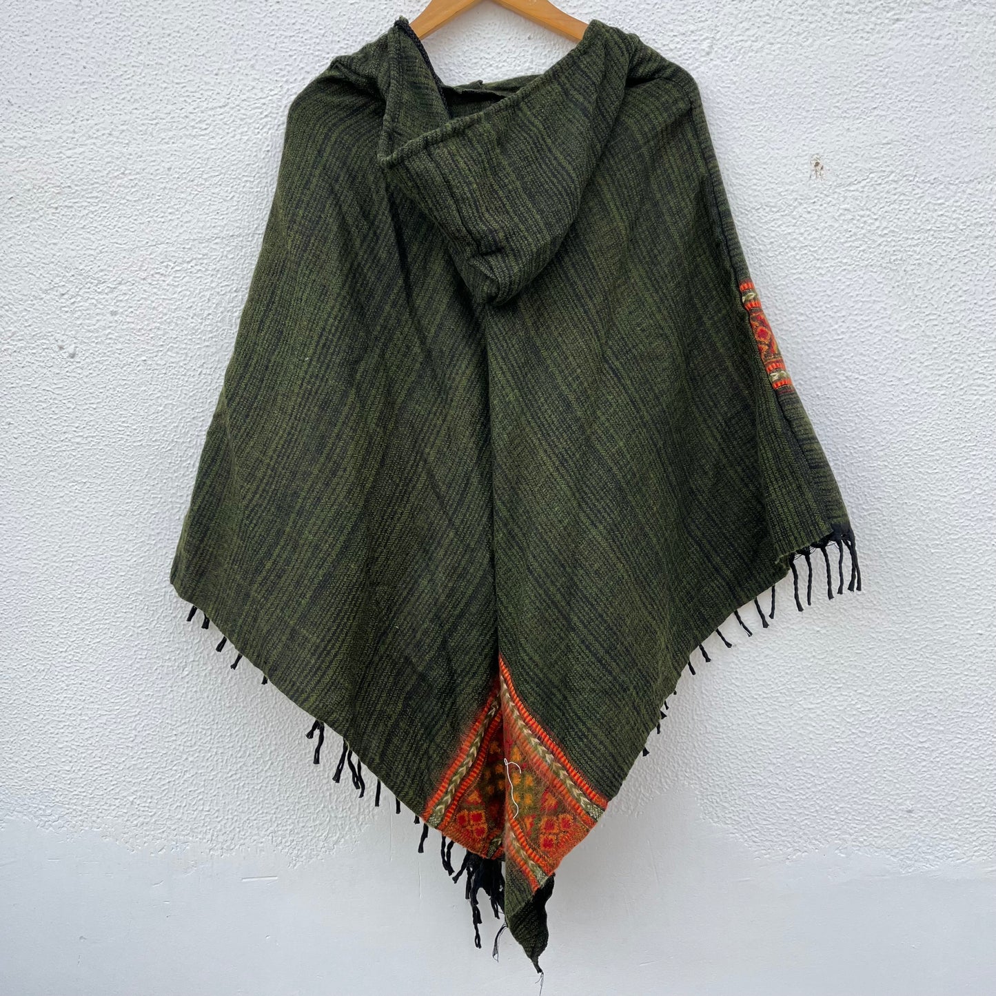 Pahadi Kullu Poncho with Hood - Green