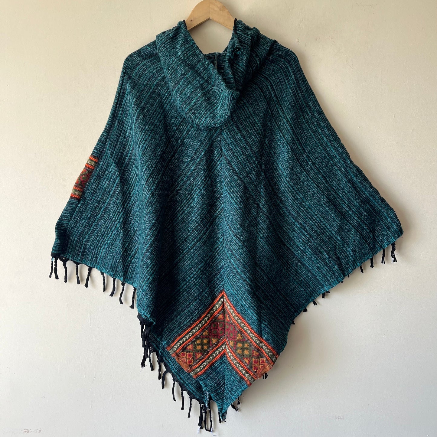 Pahadi Kullu Poncho- Firozi