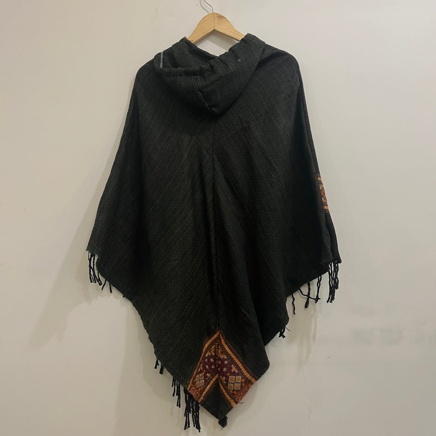 Pahadi Kullu Poncho with Hood - Green