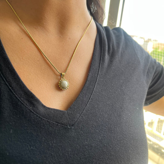 Moon Stone Pendant & Chain