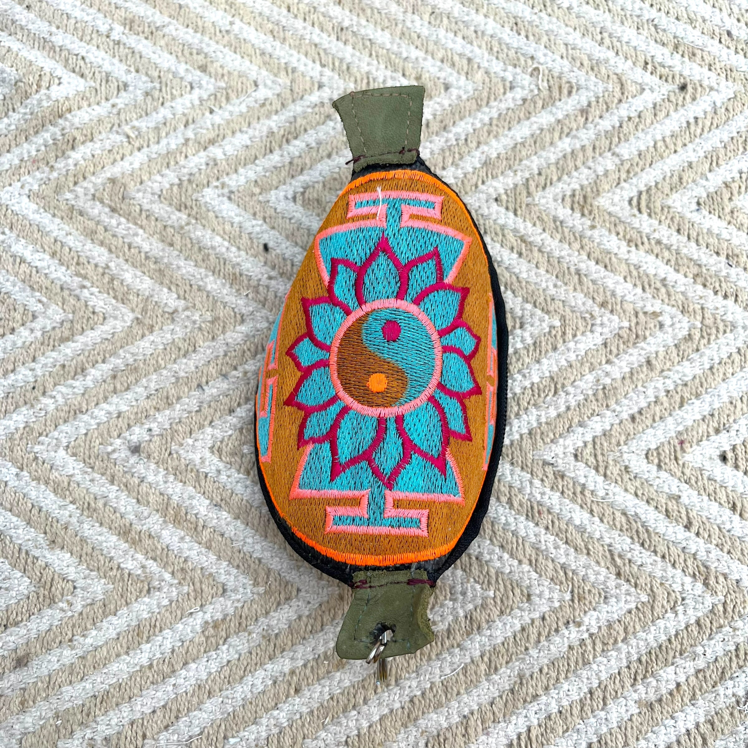 Base Pouch - Ying Yang