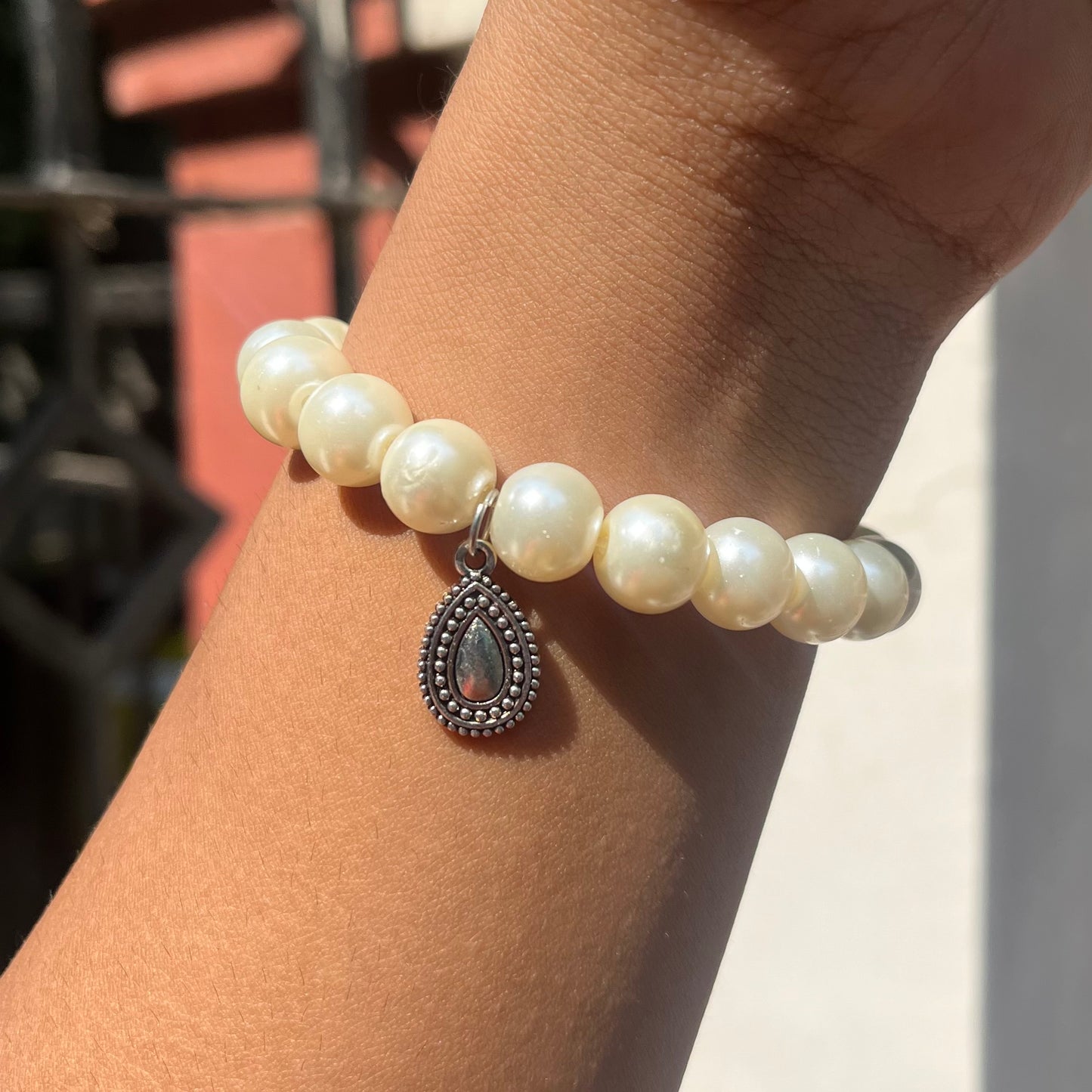 Pearl Bracelet - ALMOND