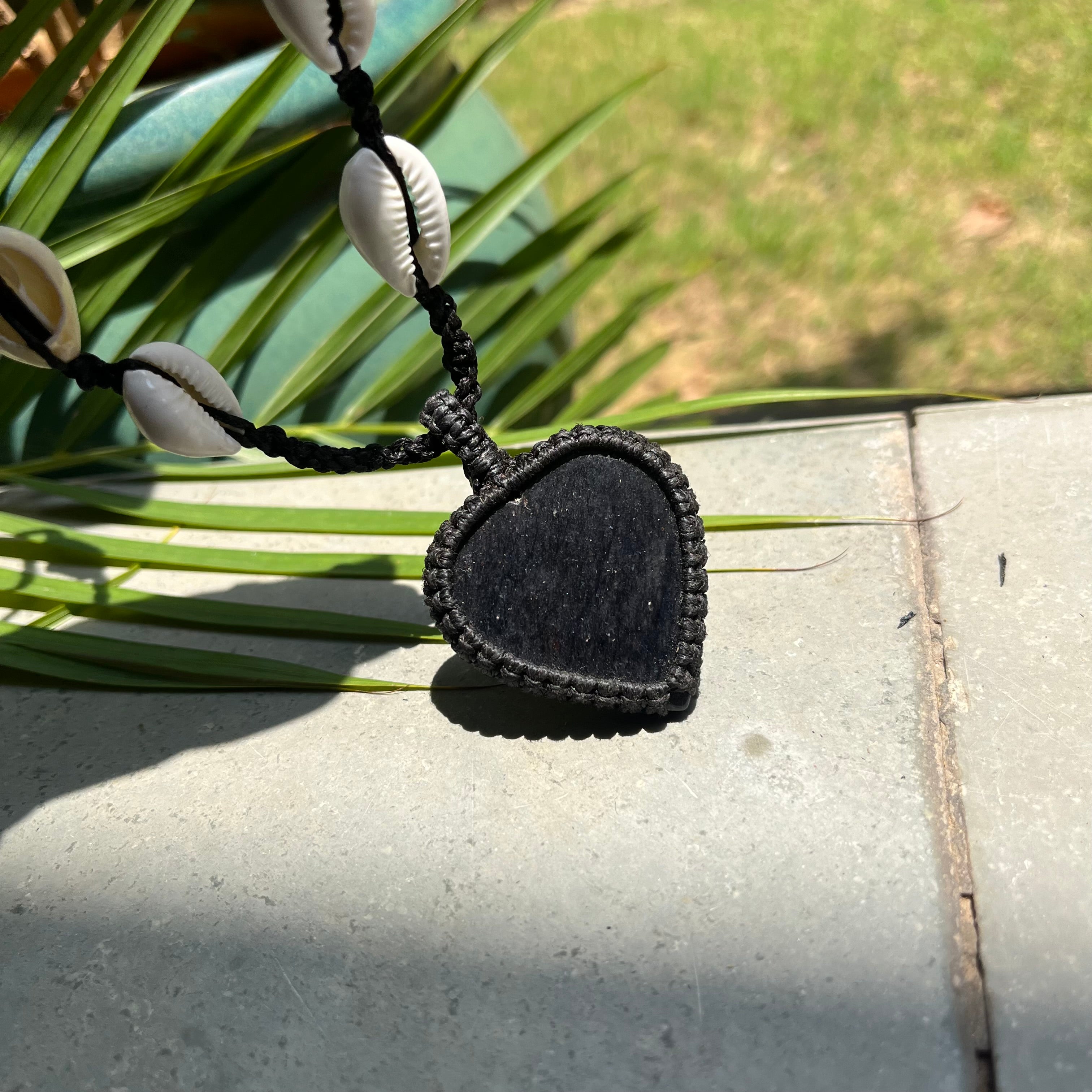 Bohemian shell Necklace - Black Obsidian