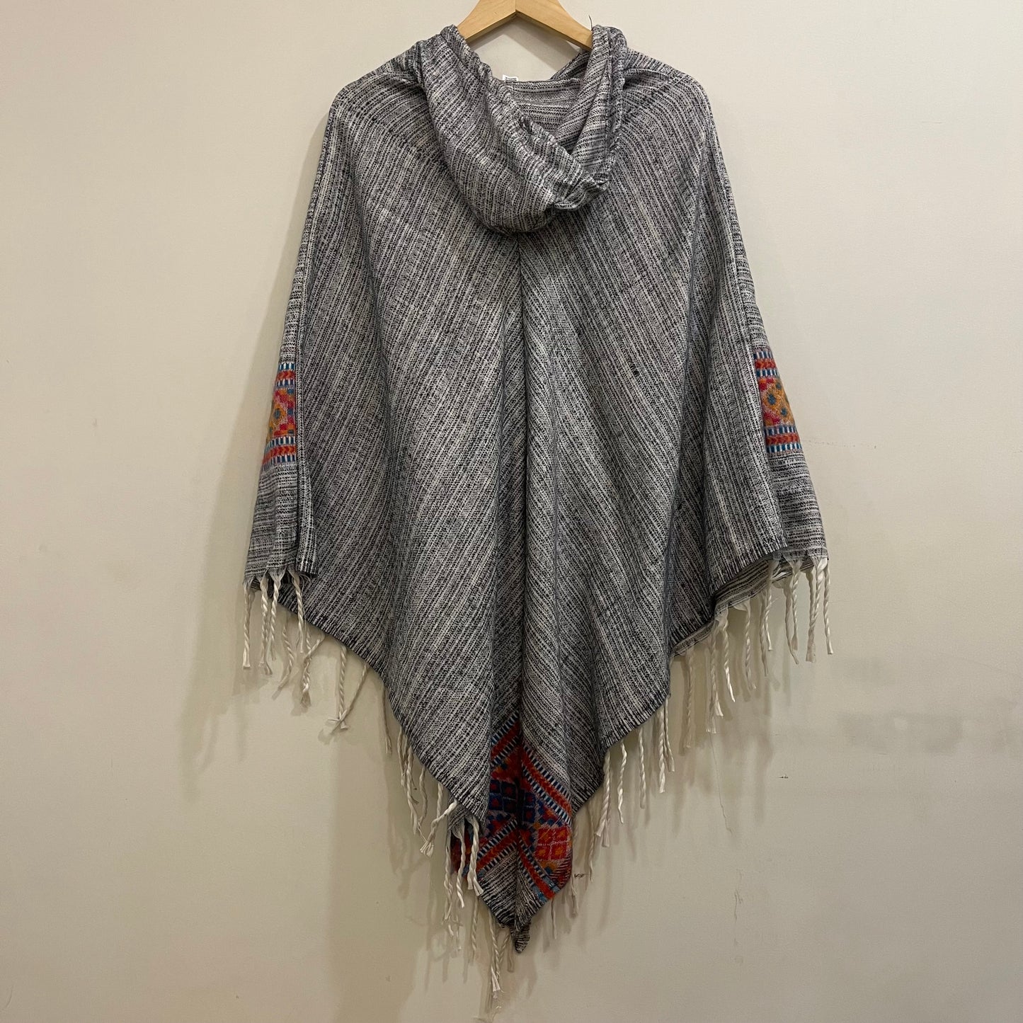 Pahadi Kullu Poncho - Grey