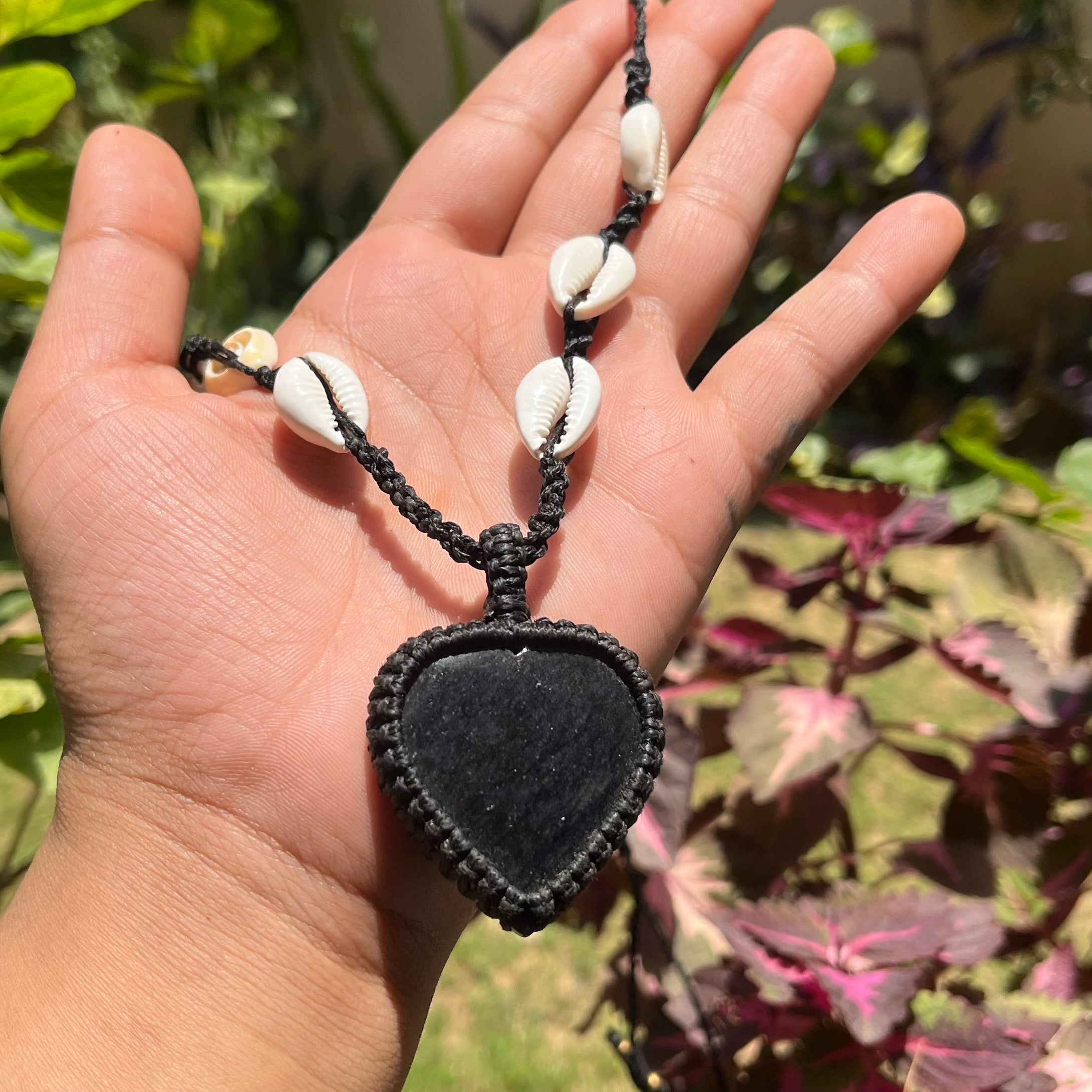 Bohemian shell Necklace - Black Obsidian