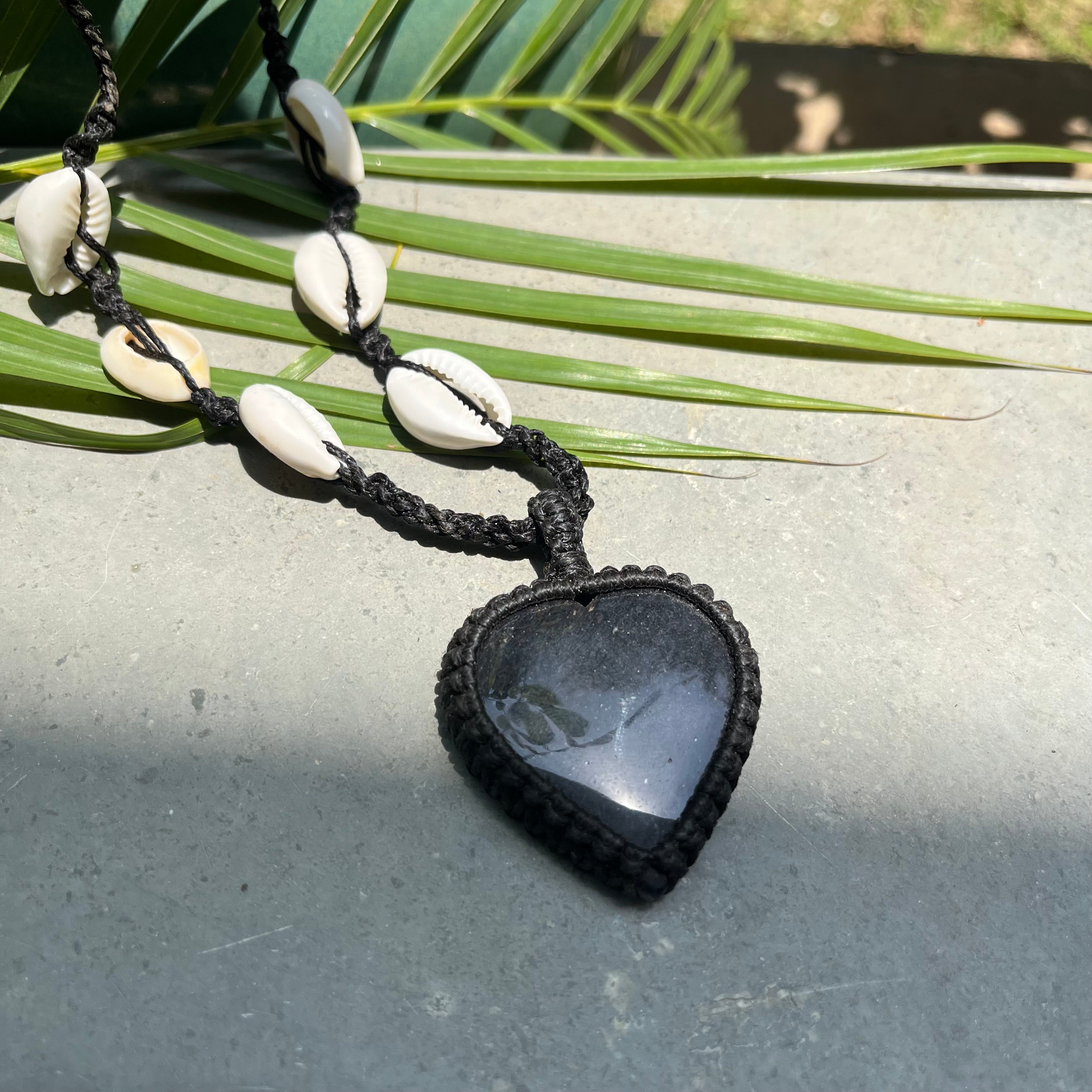 Bohemian shell Necklace - Black Obsidian