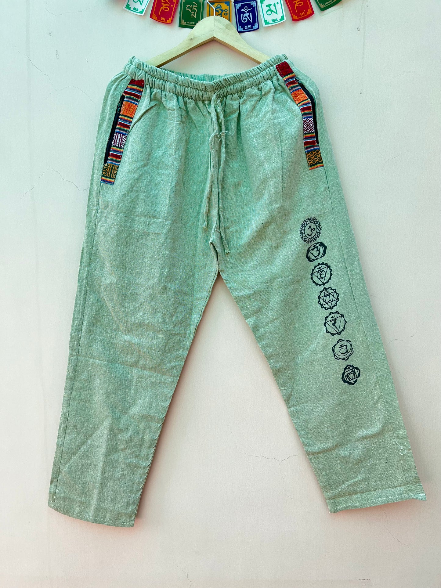 7 Chakra Pants b&w - Light Green