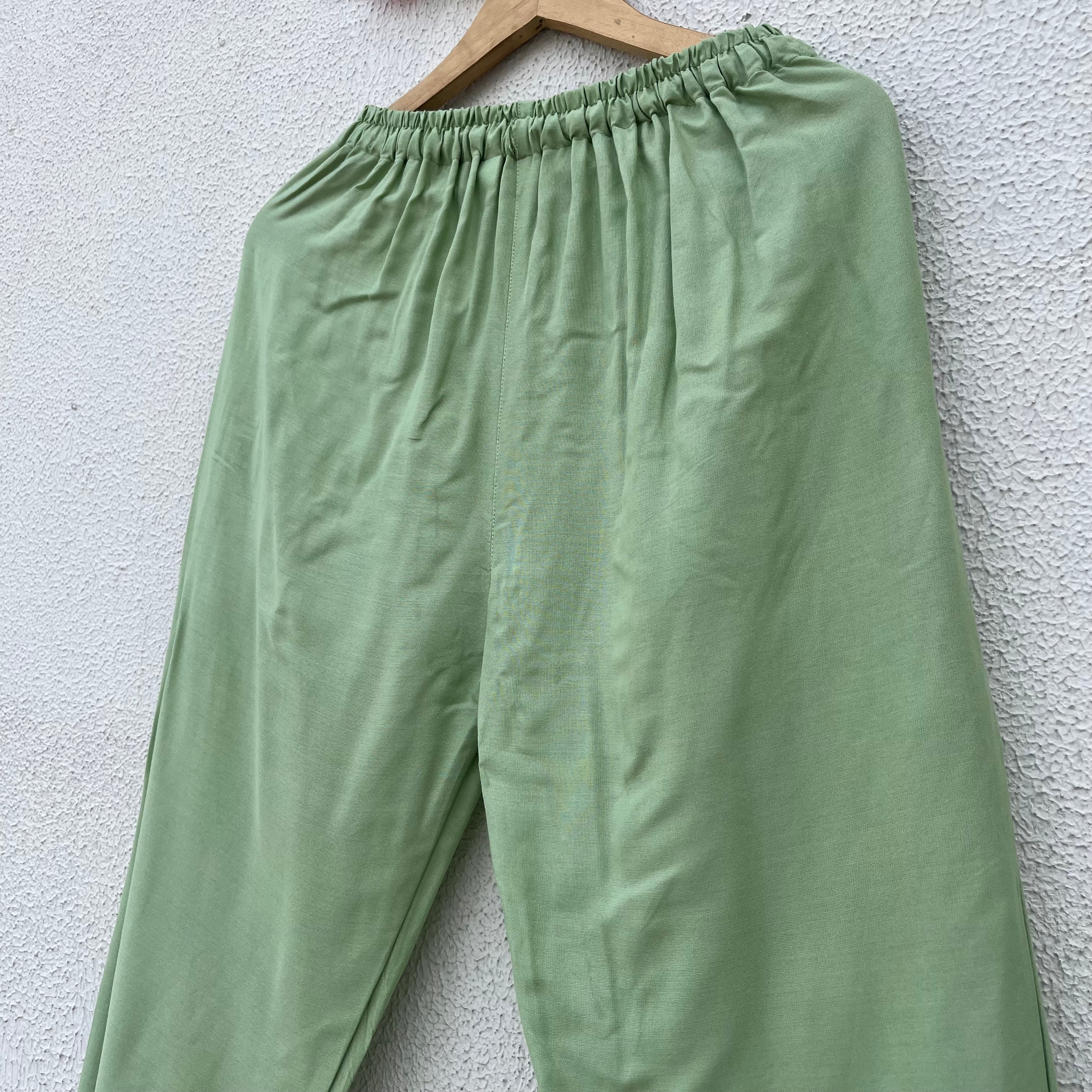 7 Chakra Pants b&w - Light Green