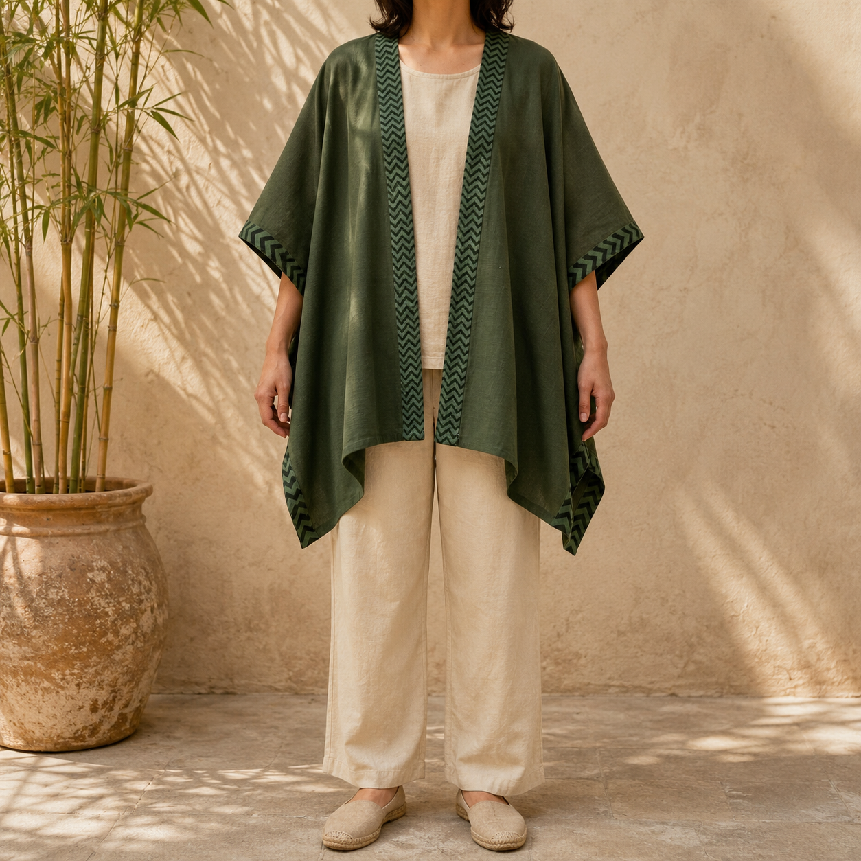 Karwaan Kaftan Cotton Shrug - Forest Green