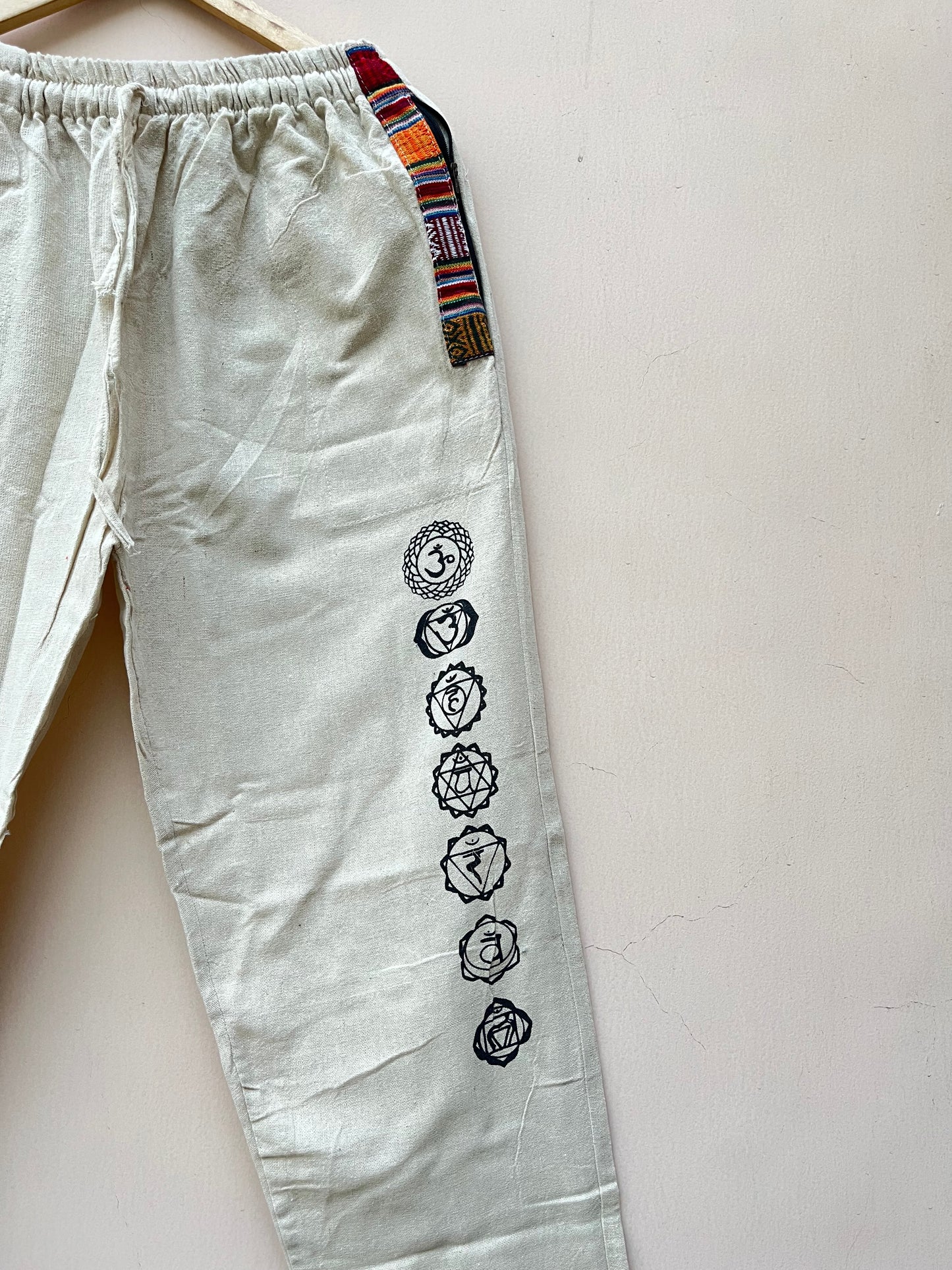 7 Chakra Pants b&w - Cream