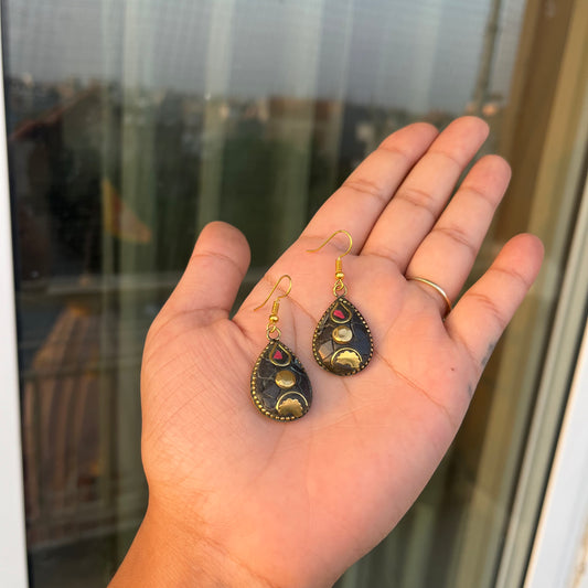 Retro Laakh Earrings