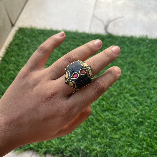 Retro Laakh Adjustable Ring