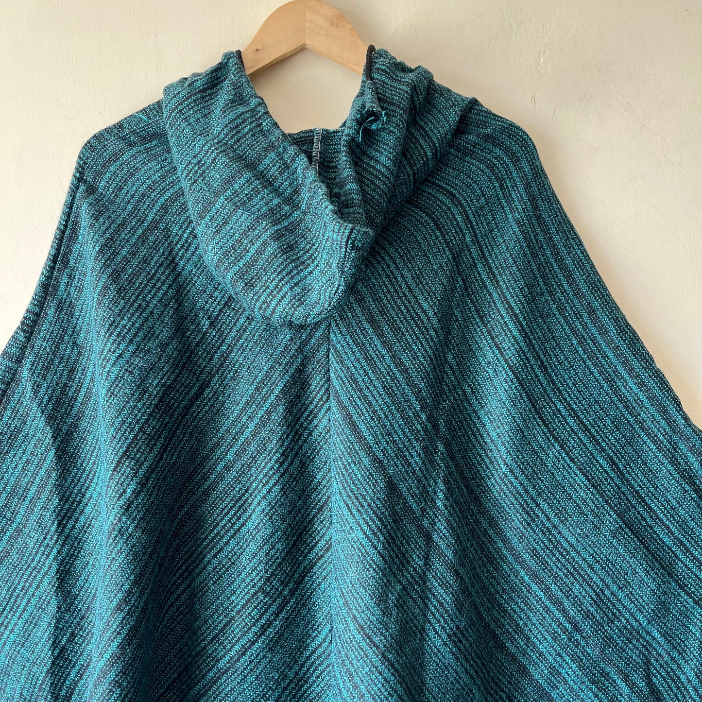 Pahadi Kullu Poncho- Firozi